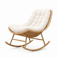 Fauteuil à bascule Aqvirel en bois naturel et cannage, assise matelassée écrue, dimensions 100x78x98 cm, style élégant et confortable